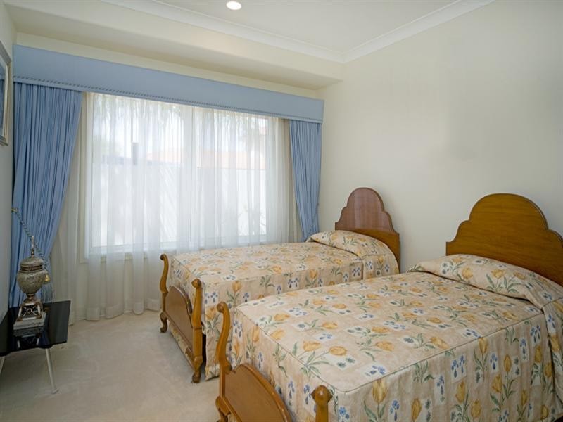 32 Windchimes Way, Helensvale QLD 4212