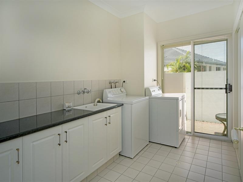 32 Windchimes Way, Helensvale QLD 4212