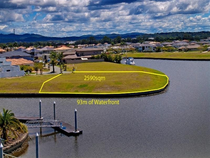 2215 Taromeo Court, Hope Island QLD 4212