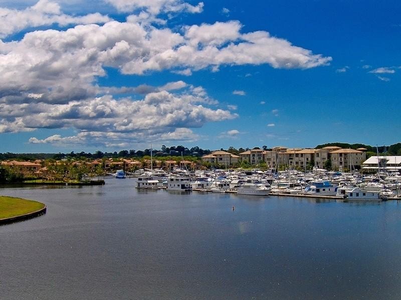 2215 Taromeo Court, Hope Island QLD 4212