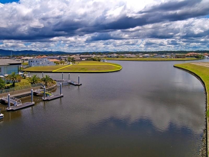 2215 Taromeo Court, Hope Island QLD 4212