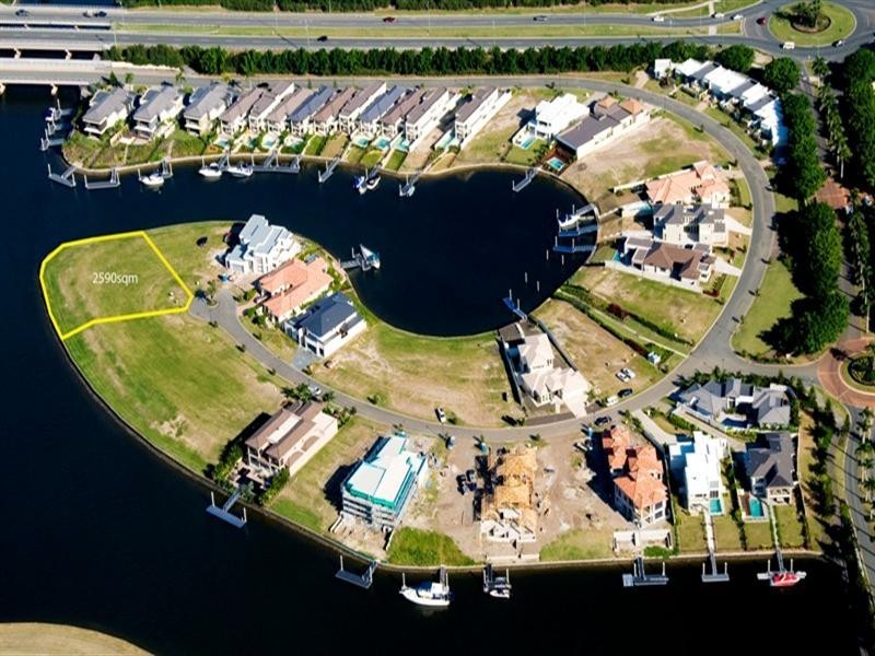 2215 Taromeo Court, Hope Island QLD 4212