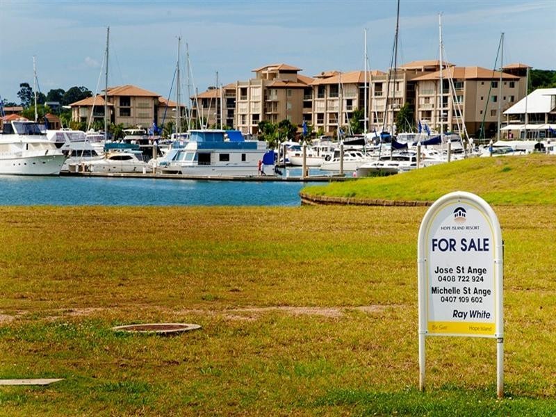 2215 Taromeo Court, Hope Island QLD 4212