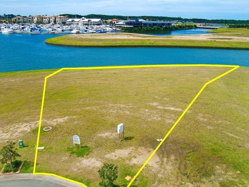 2215 Taromeo Court, Hope Island QLD 4212