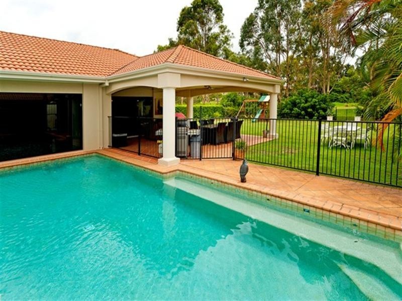 8203 Magnolia Drive West, Hope Island QLD 4212
