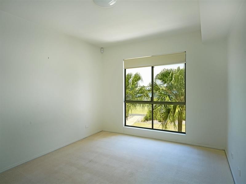 8409 Magnolia Drive East, Hope Island QLD 4212