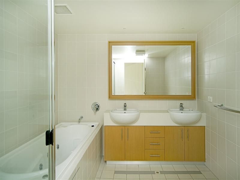 8409 Magnolia Drive East, Hope Island QLD 4212