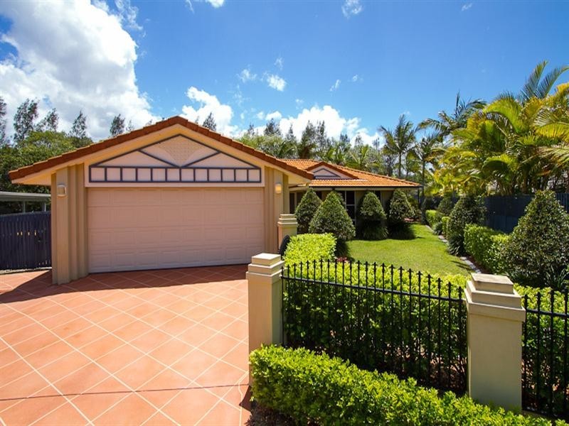 24 Rosswood Court, Helensvale QLD 4212