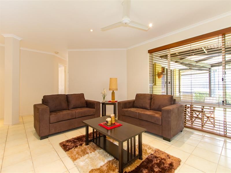 24 Rosswood Court, Helensvale QLD 4212