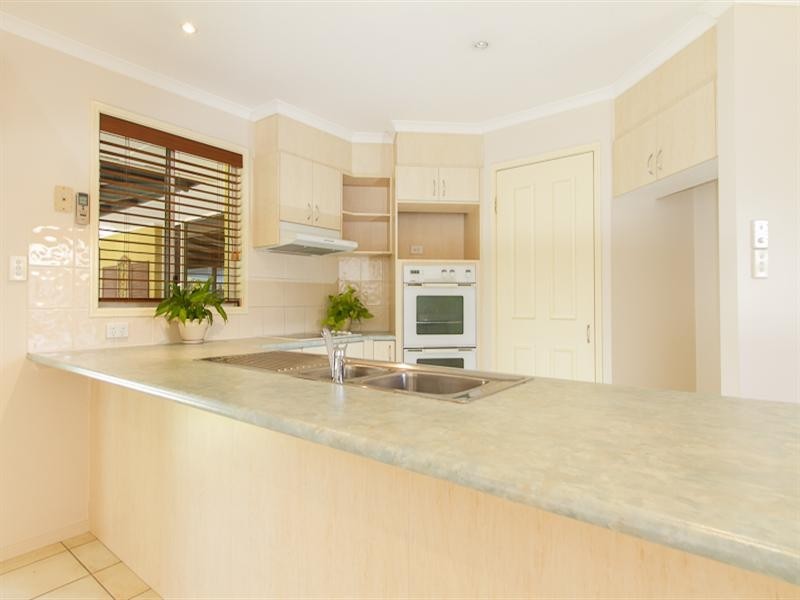 24 Rosswood Court, Helensvale QLD 4212