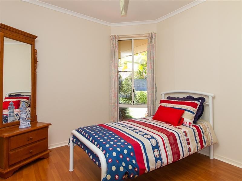 24 Rosswood Court, Helensvale QLD 4212