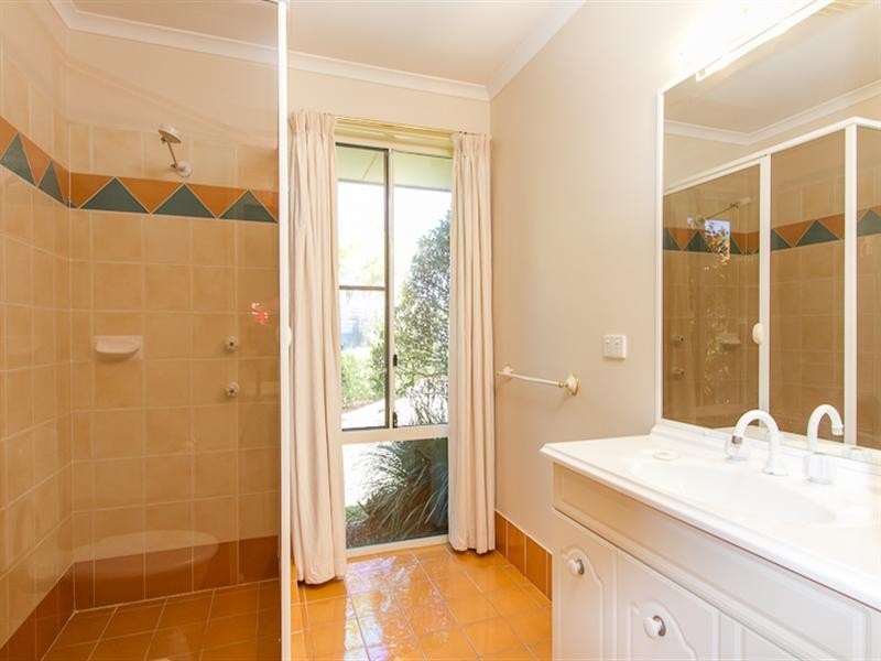 24 Rosswood Court, Helensvale QLD 4212