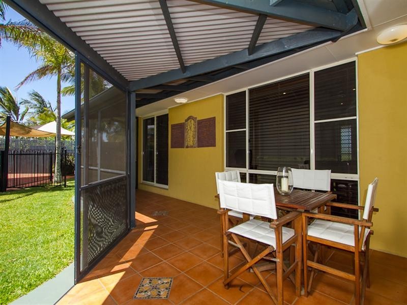 24 Rosswood Court, Helensvale QLD 4212