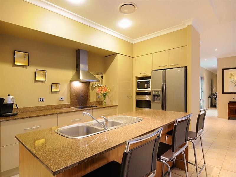 2044 Carlton Drive, Hope Island QLD 4212