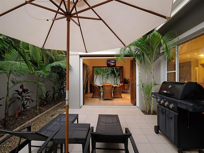 2044 Carlton Drive, Hope Island QLD 4212