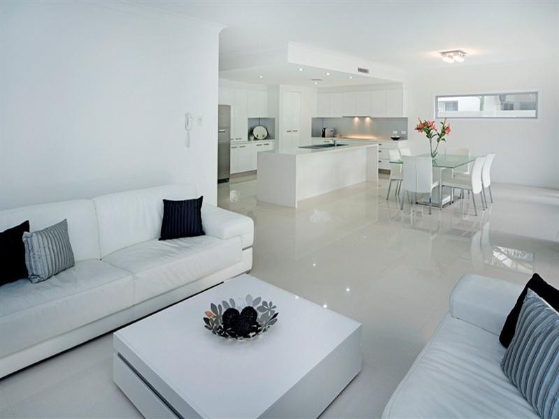 9112 Peter Senior Drive, Hope Island QLD 4212