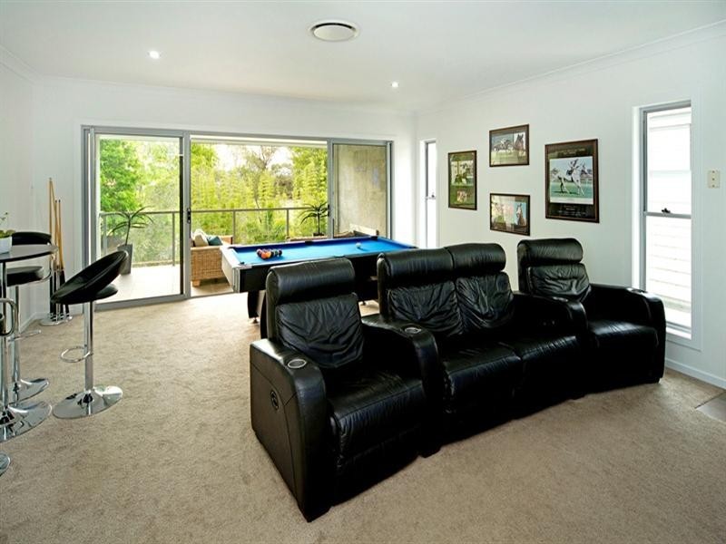 9112 Peter Senior Drive, Hope Island QLD 4212