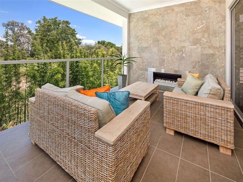 9112 Peter Senior Drive, Hope Island QLD 4212