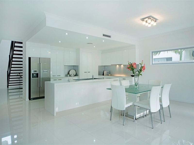 9112 Peter Senior Drive, Hope Island QLD 4212