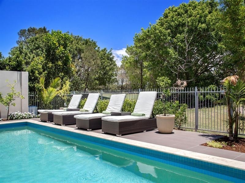 9112 Peter Senior Drive, Hope Island QLD 4212