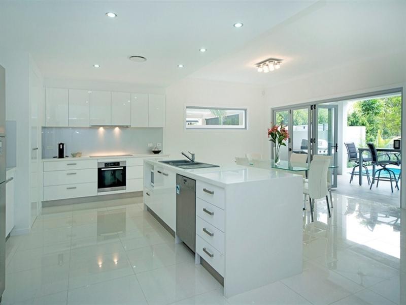 9112 Peter Senior Drive, Hope Island QLD 4212