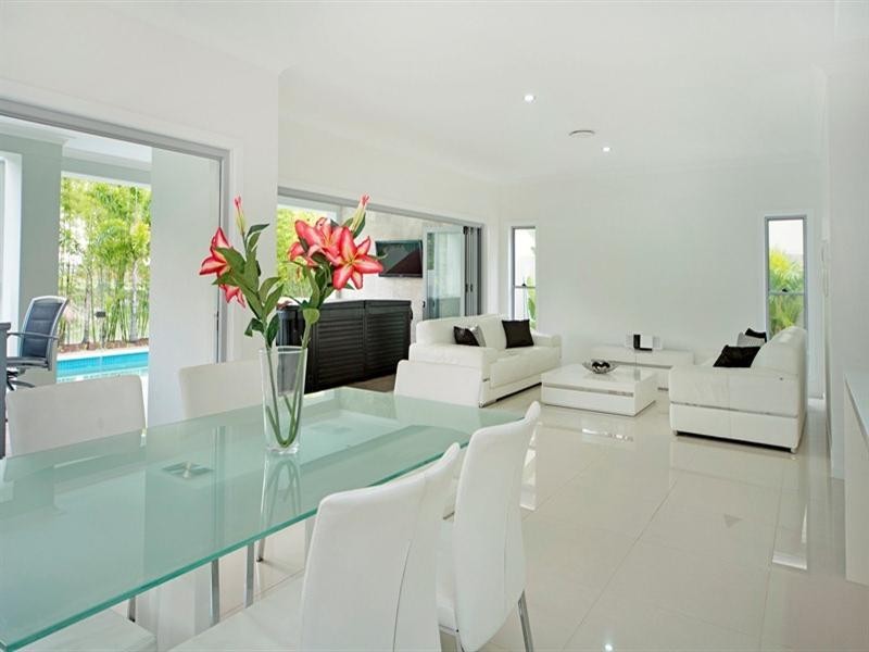 9112 Peter Senior Drive, Hope Island QLD 4212