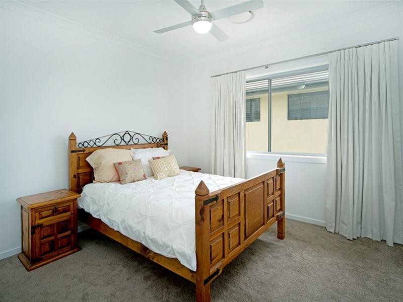 9112 Peter Senior Drive, Hope Island QLD 4212