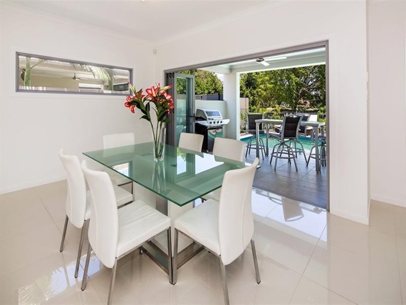 9112 Peter Senior Drive, Hope Island QLD 4212