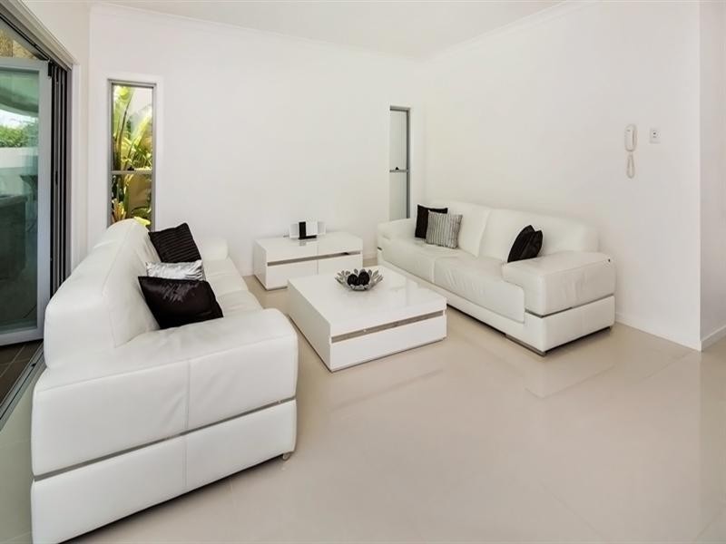 9112 Peter Senior Drive, Hope Island QLD 4212