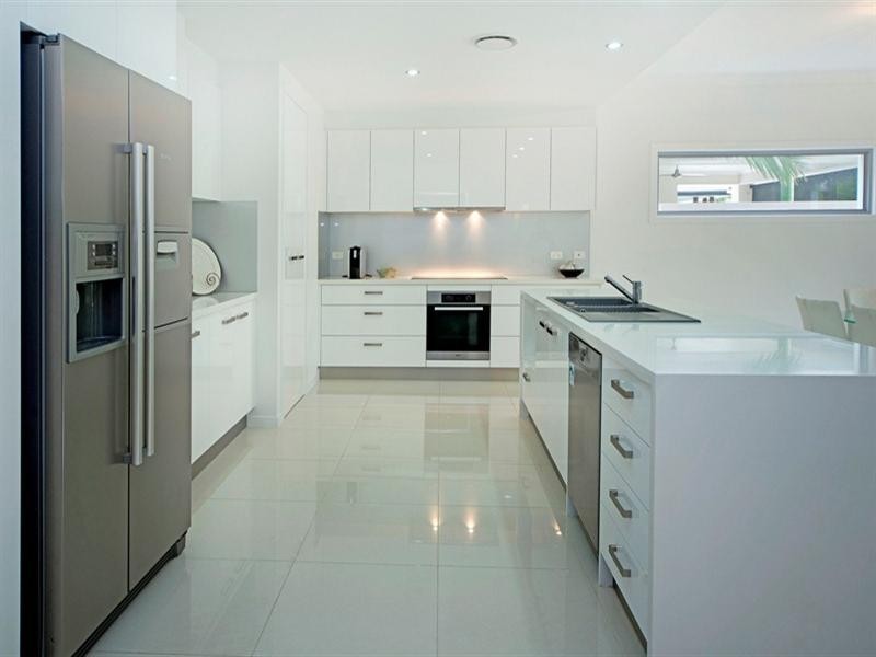 9112 Peter Senior Drive, Hope Island QLD 4212