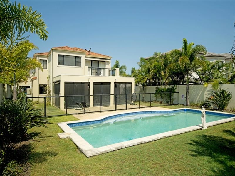 8395 Magnolia Drive East, Hope Island QLD 4212