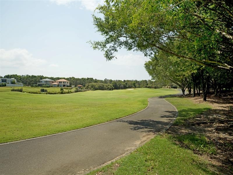 8395 Magnolia Drive East, Hope Island QLD 4212