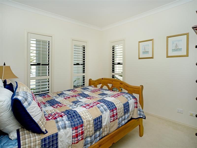 8395 Magnolia Drive East, Hope Island QLD 4212