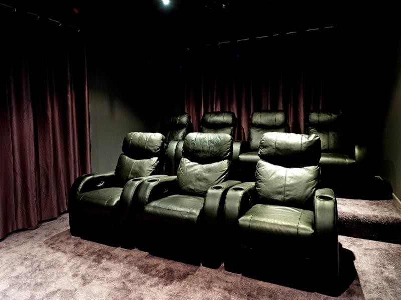 9126 Peter Senior Drive, Hope Island QLD 4212