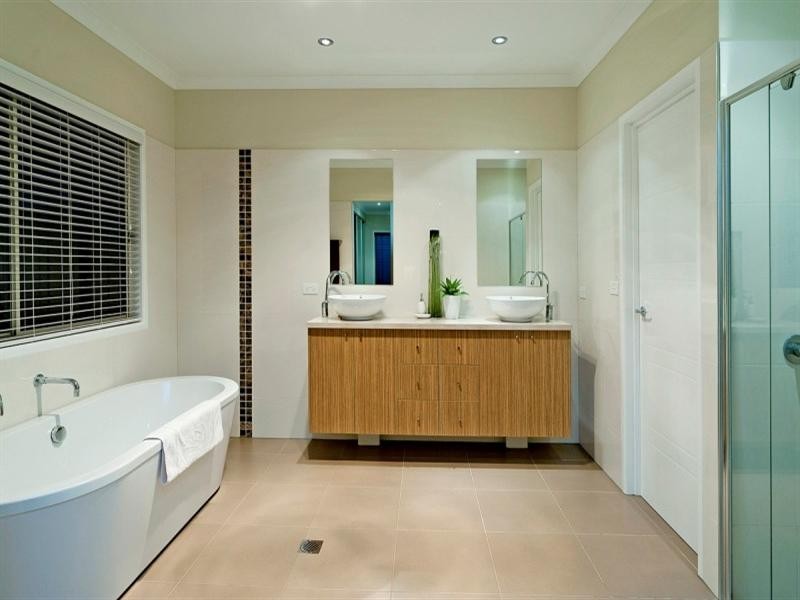 9126 Peter Senior Drive, Hope Island QLD 4212