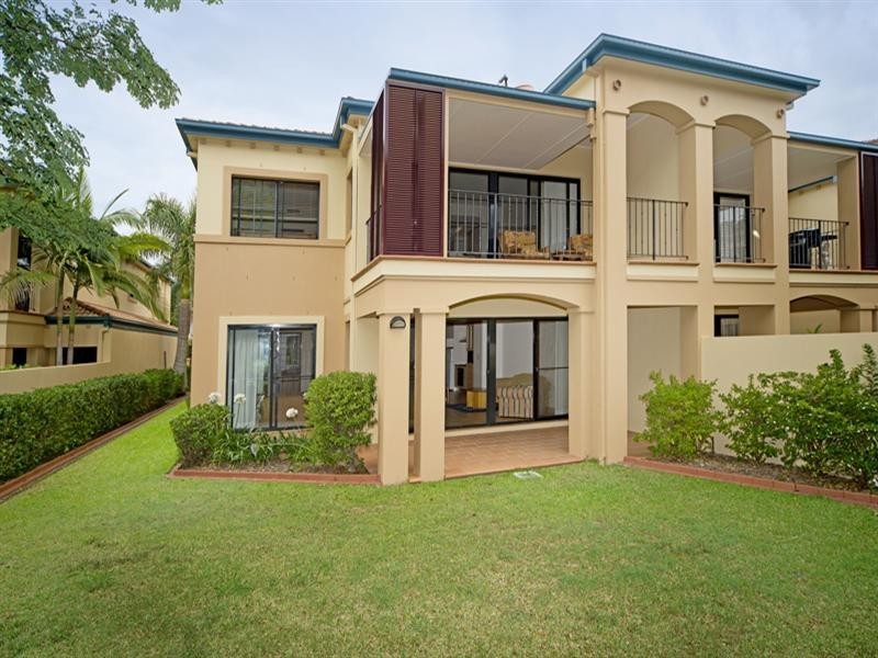 3215 The Palladian Drive, Hope Island QLD 4212