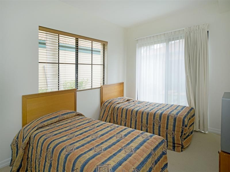 3215 The Palladian Drive, Hope Island QLD 4212