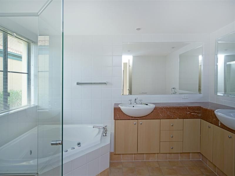 3215 The Palladian Drive, Hope Island QLD 4212