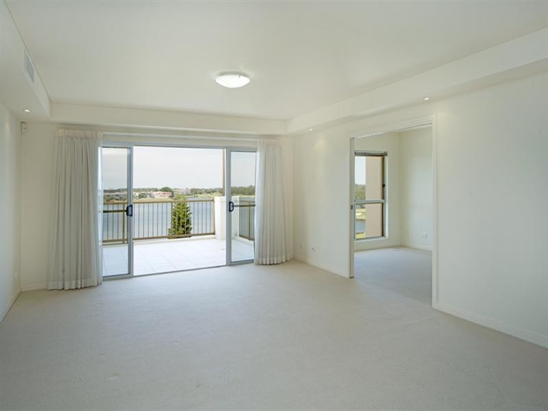 8320 Magnolia Drive East, Hope Island QLD 4212