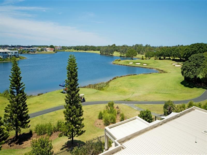 8320 Magnolia Drive East, Hope Island QLD 4212