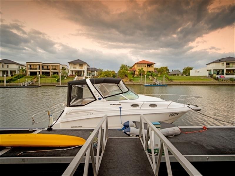 2163 Beaufort Way, Hope Island QLD 4212