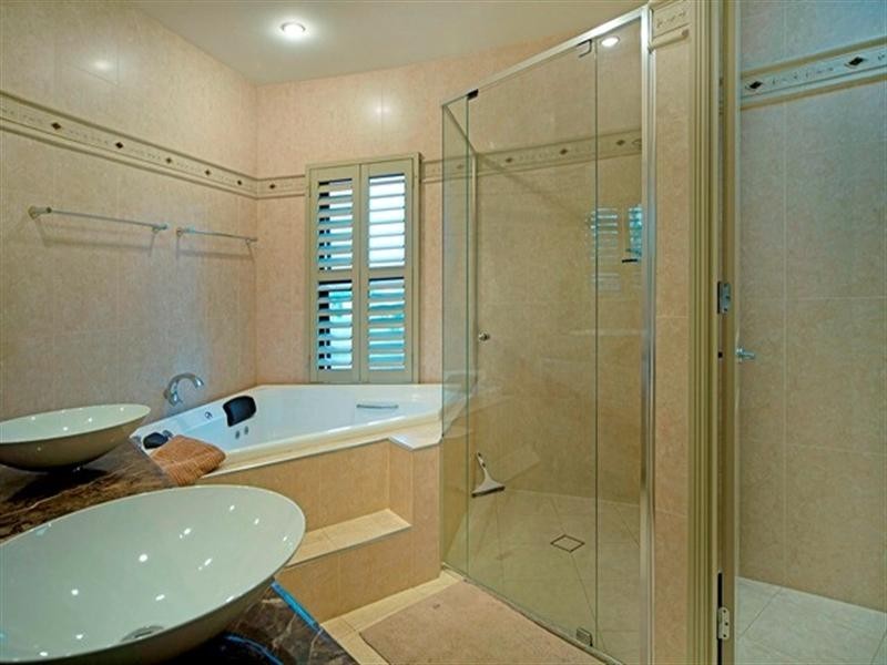 2163 Beaufort Way, Hope Island QLD 4212