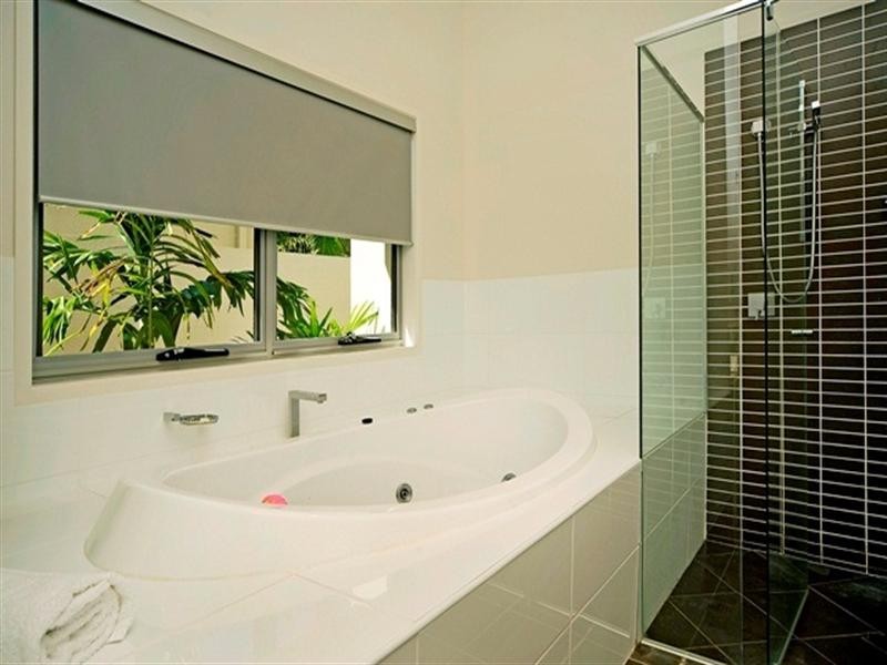 6159 Bolsena Court, Hope Island QLD 4212