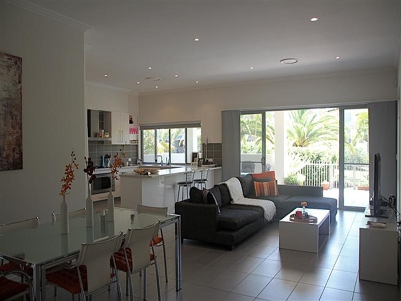 6159 Bolsena Court, Hope Island QLD 4212