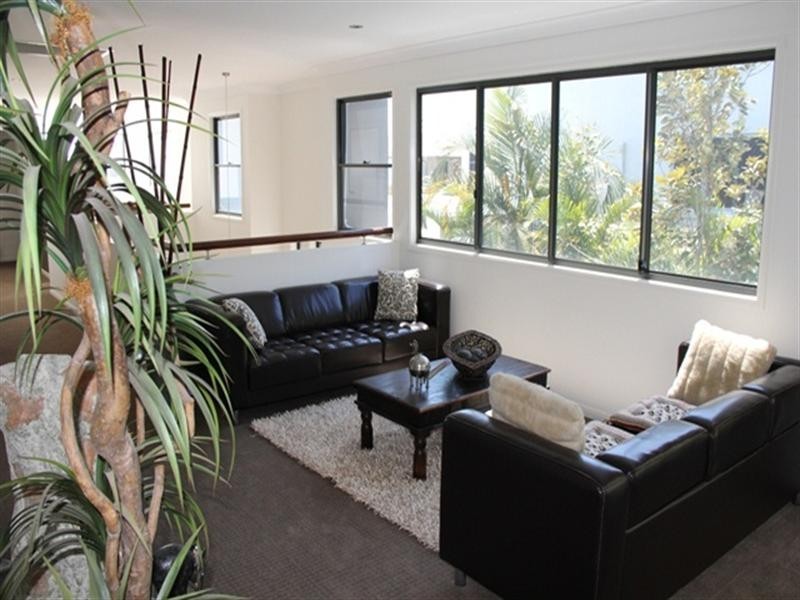 3 Fleetwood Court, Helensvale QLD 4212