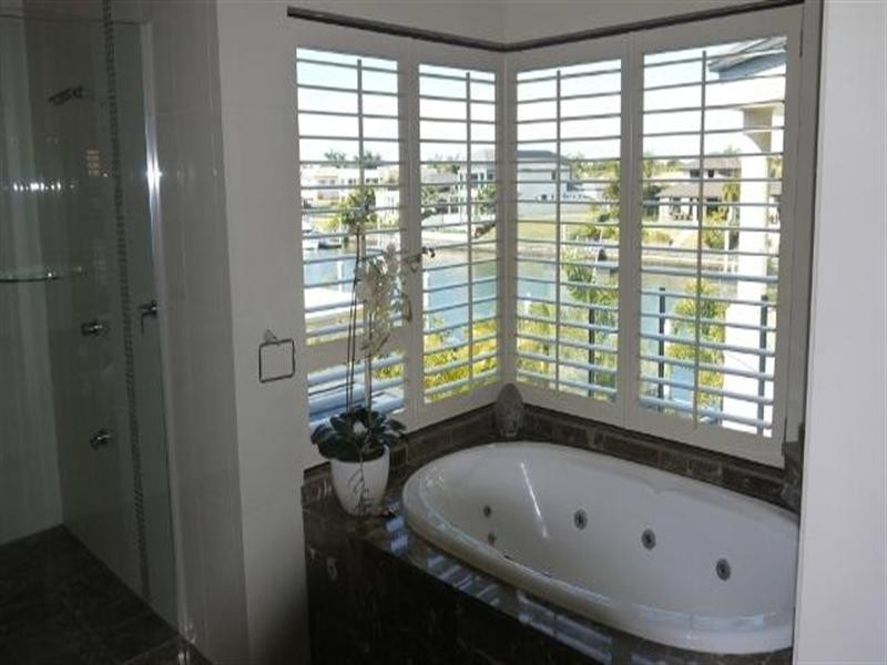 2328 Cressbrook Drive, Hope Island QLD 4212