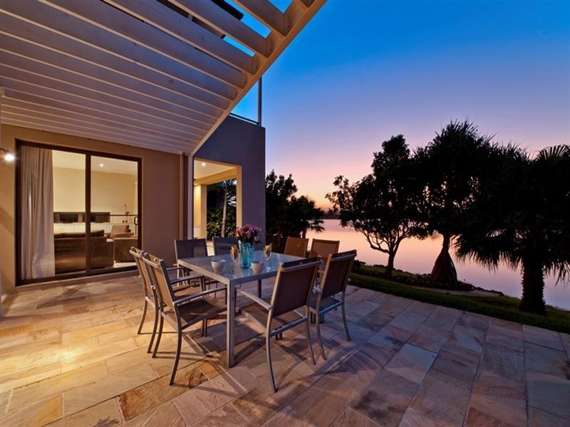 27 Serenity Boulevard, Helensvale QLD 4212