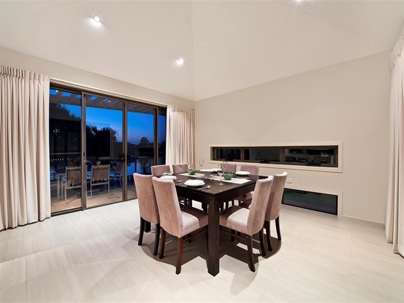 27 Serenity Boulevard, Helensvale QLD 4212