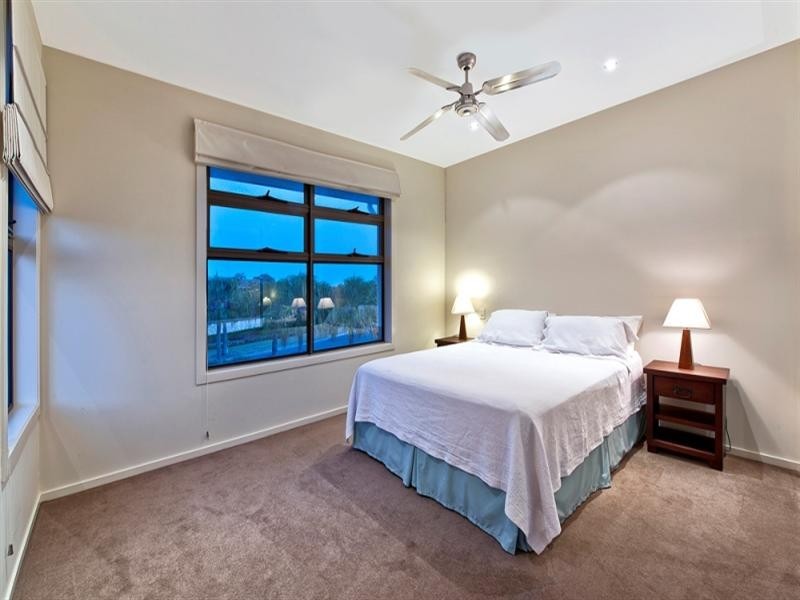 27 Serenity Boulevard, Helensvale QLD 4212