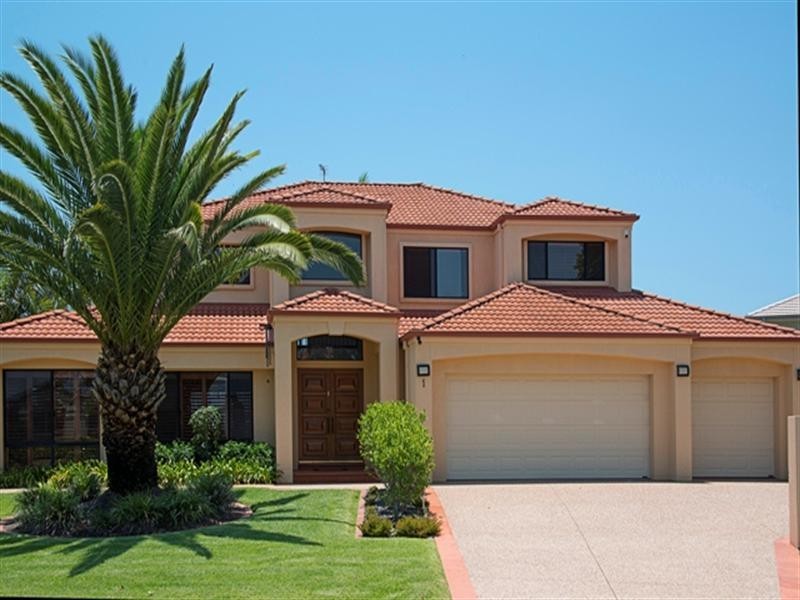 1 Sabrina Avenue, Helensvale QLD 4212